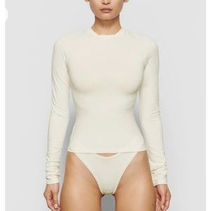 Skims longsleeve bone